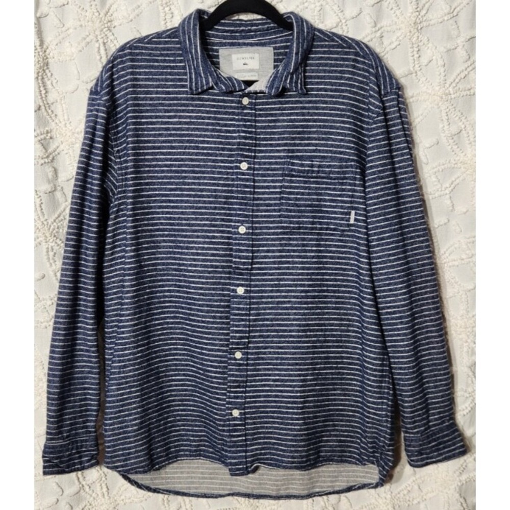 Quicksilver Mens Flannel Button Up Shirt Size XL Navy Blue Skater Grunge Neutral